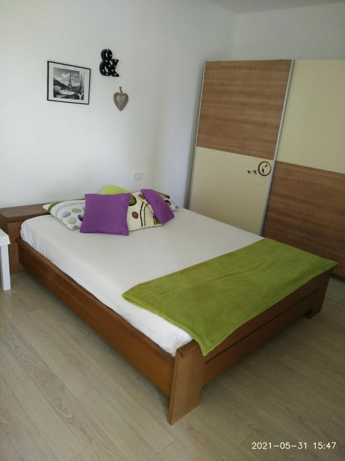 Private Pool And Sea View Apartment 奥米什 外观 照片