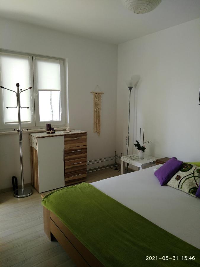 Private Pool And Sea View Apartment 奥米什 外观 照片